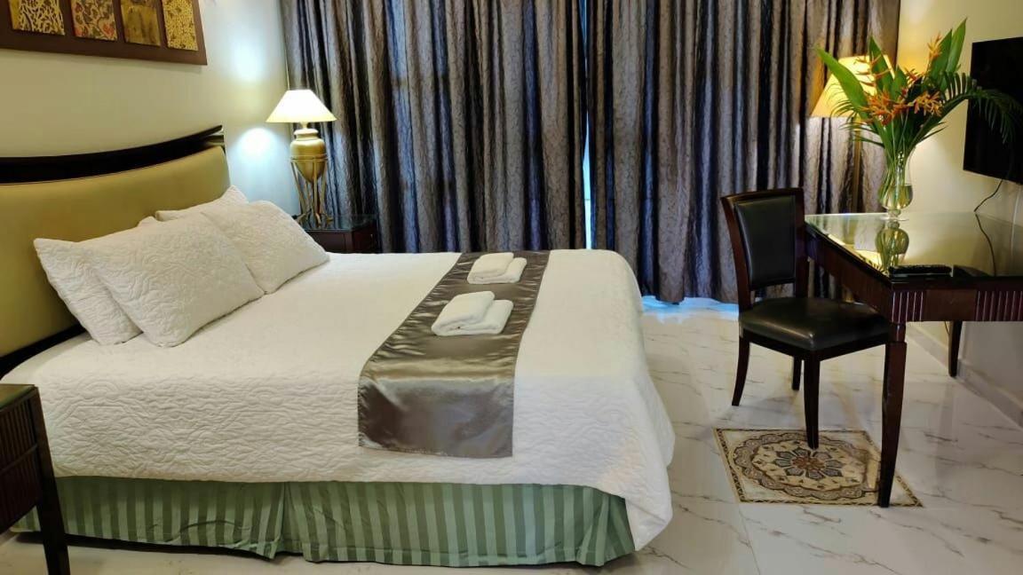 The Manor Beach Resort Besut Kampung Kuala Besut Exterior foto