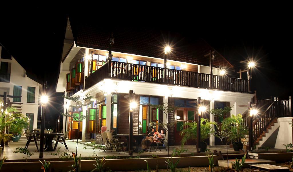 The Manor Beach Resort Besut Kampung Kuala Besut Exterior foto
