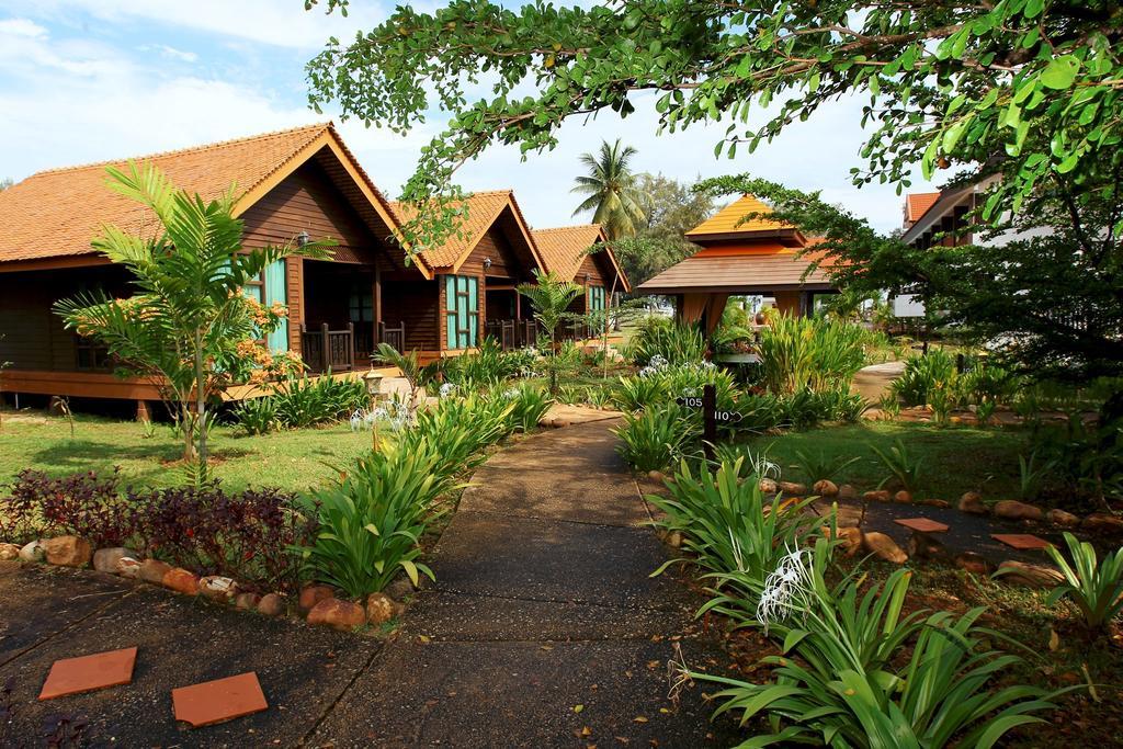 The Manor Beach Resort Besut Kampung Kuala Besut Exterior foto