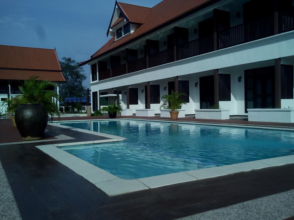 The Manor Beach Resort Besut Kampung Kuala Besut Exterior foto