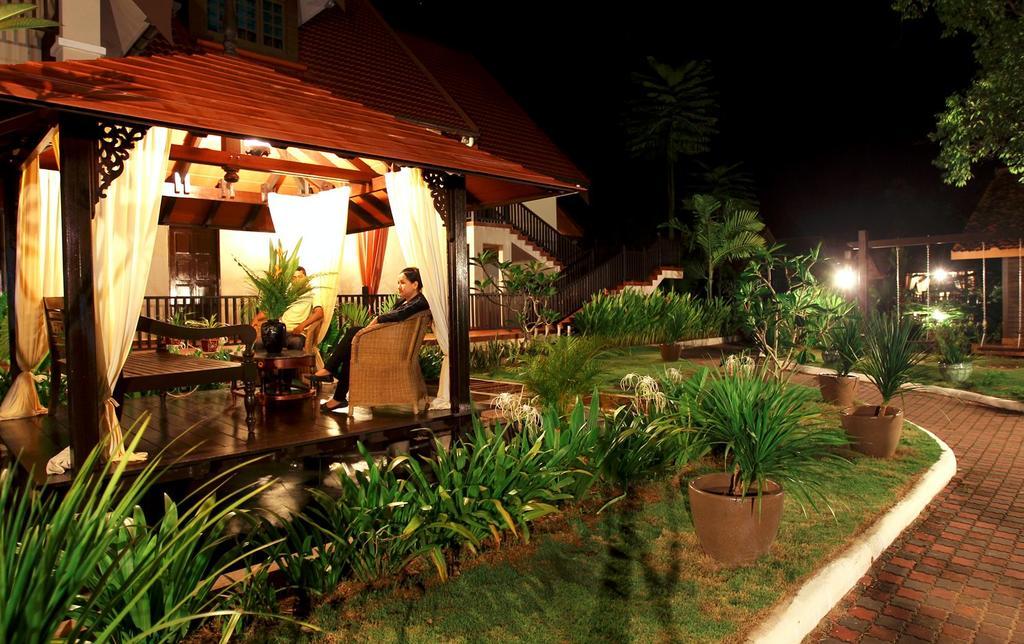 The Manor Beach Resort Besut Kampung Kuala Besut Exterior foto